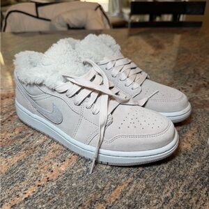 Nike Light Gray Sneakers with Plush Lining